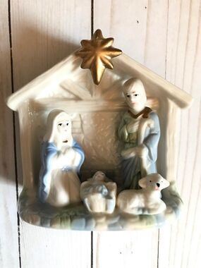 Porcelain Christmas Nativity Scene Holy Family stable gold star baby Jesus